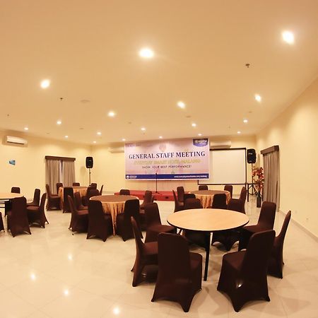 Everyday Smart Hotel - Malang Zewnętrze zdjęcie