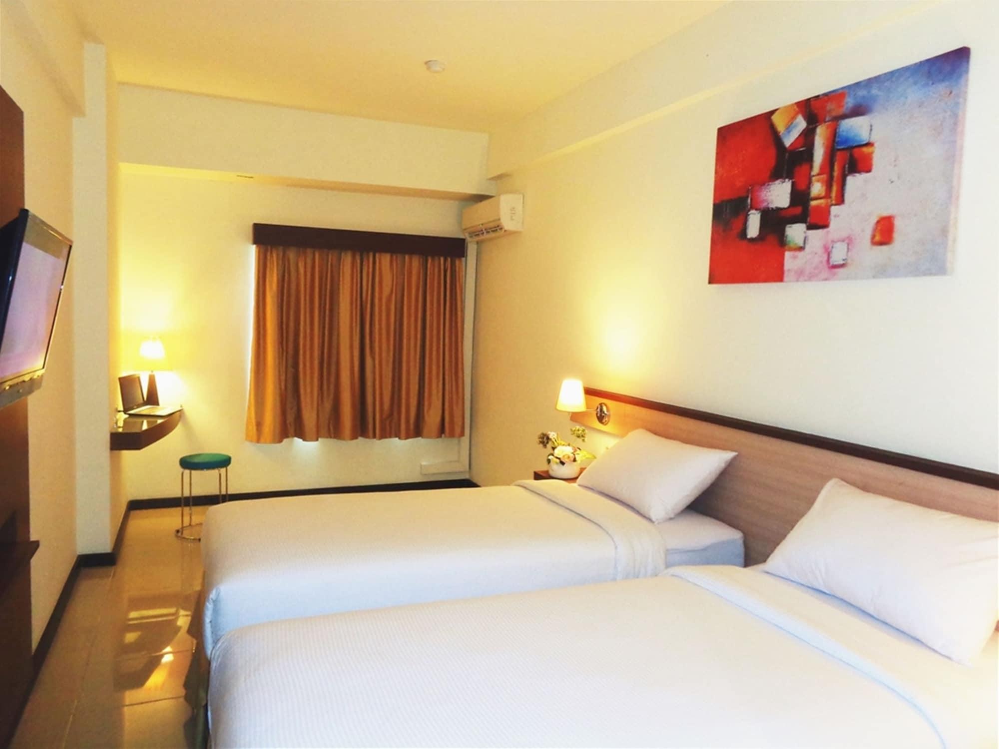Everyday Smart Hotel - Malang Zewnętrze zdjęcie