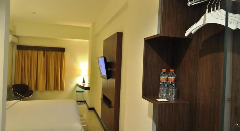 Everyday Smart Hotel - Malang Zewnętrze zdjęcie