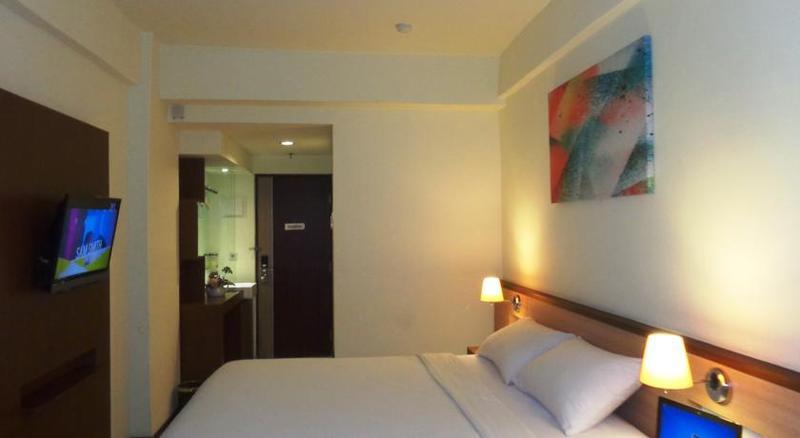 Everyday Smart Hotel - Malang Zewnętrze zdjęcie