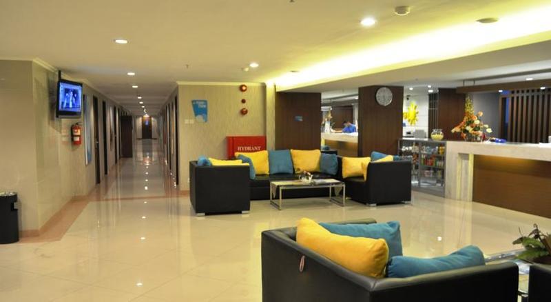 Everyday Smart Hotel - Malang Zewnętrze zdjęcie