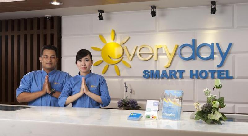 Everyday Smart Hotel - Malang Zewnętrze zdjęcie