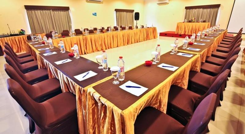 Everyday Smart Hotel - Malang Zewnętrze zdjęcie