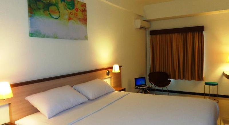 Everyday Smart Hotel - Malang Zewnętrze zdjęcie