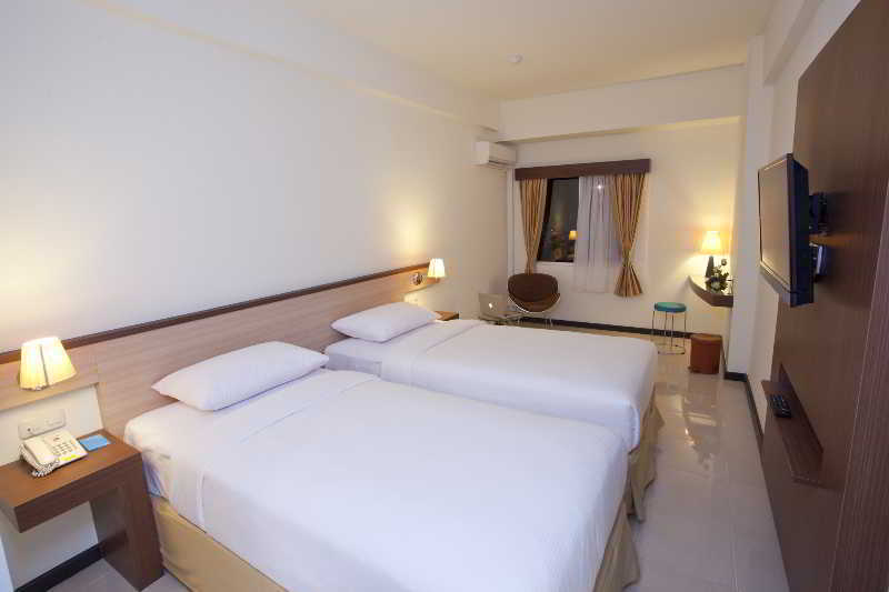 Everyday Smart Hotel - Malang Zewnętrze zdjęcie