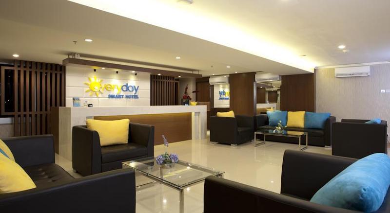 Everyday Smart Hotel - Malang Zewnętrze zdjęcie