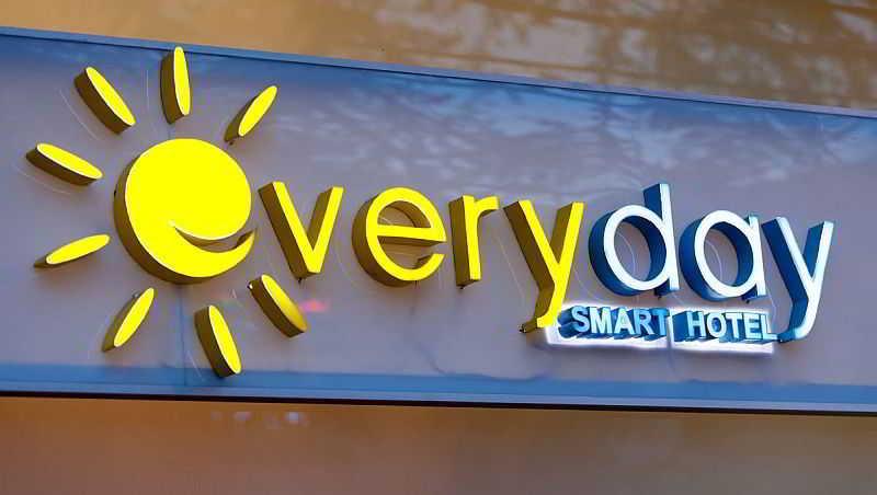 Everyday Smart Hotel - Malang Zewnętrze zdjęcie