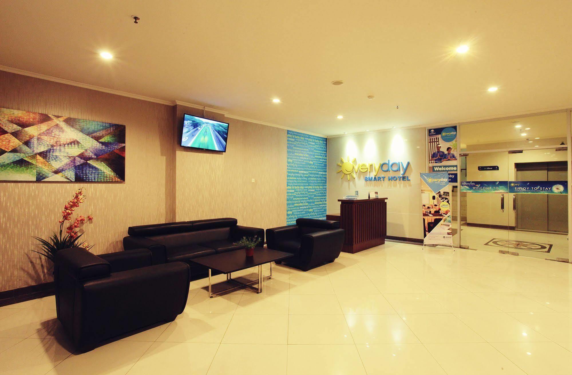 Everyday Smart Hotel - Malang Zewnętrze zdjęcie