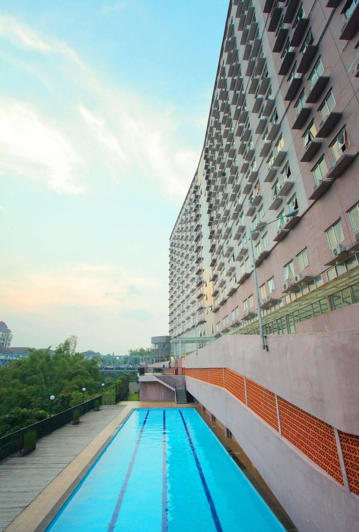 Everyday Smart Hotel - Malang Zewnętrze zdjęcie