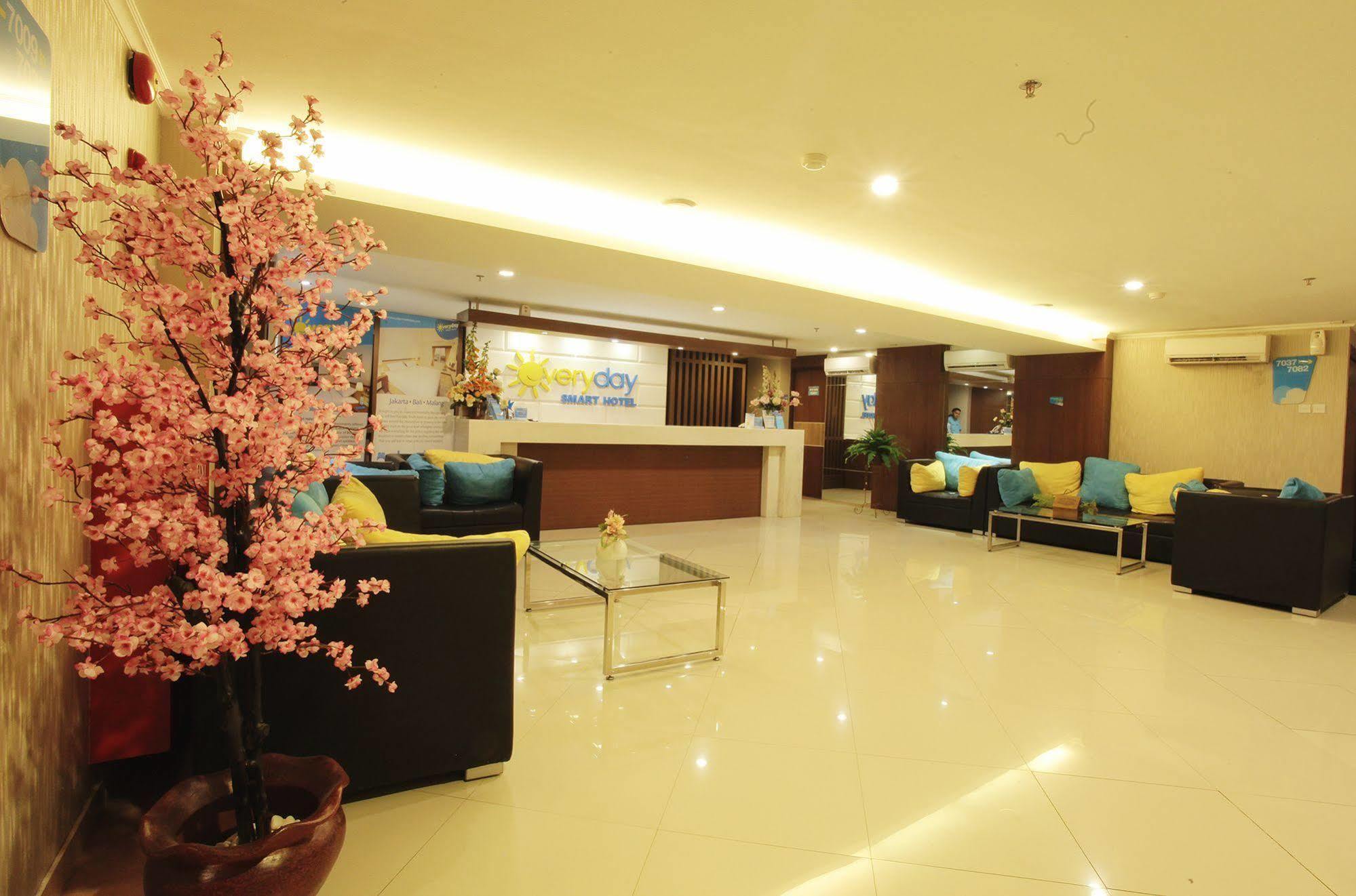 Everyday Smart Hotel - Malang Zewnętrze zdjęcie