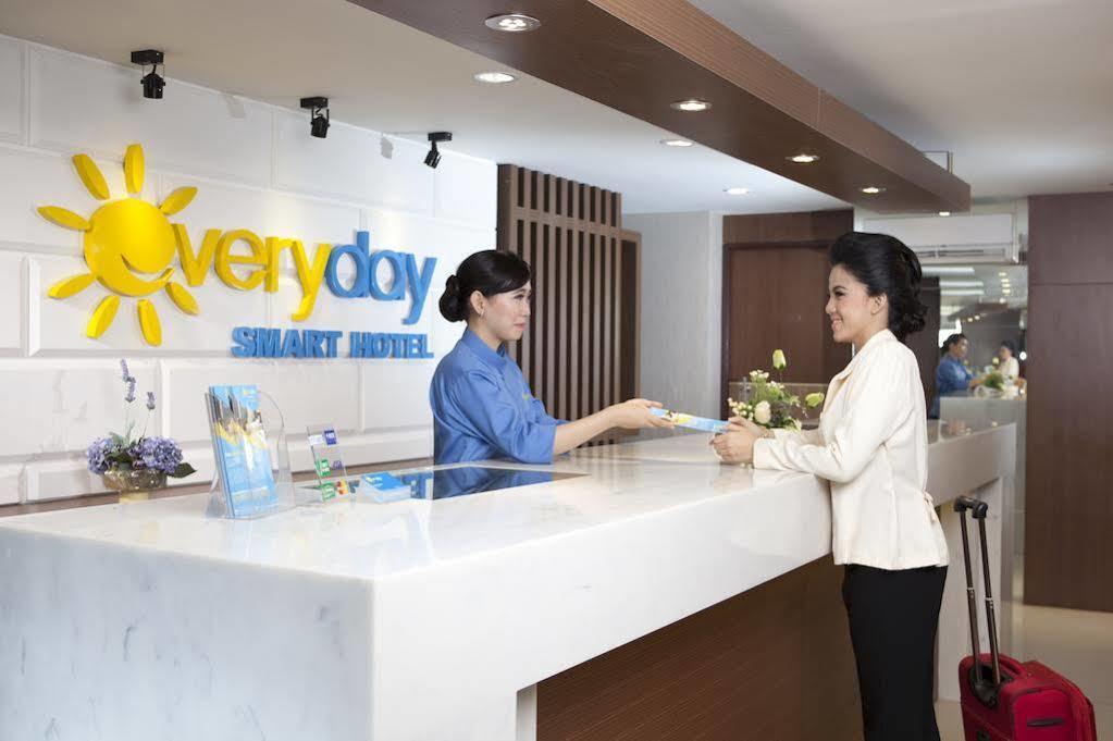 Everyday Smart Hotel - Malang Zewnętrze zdjęcie