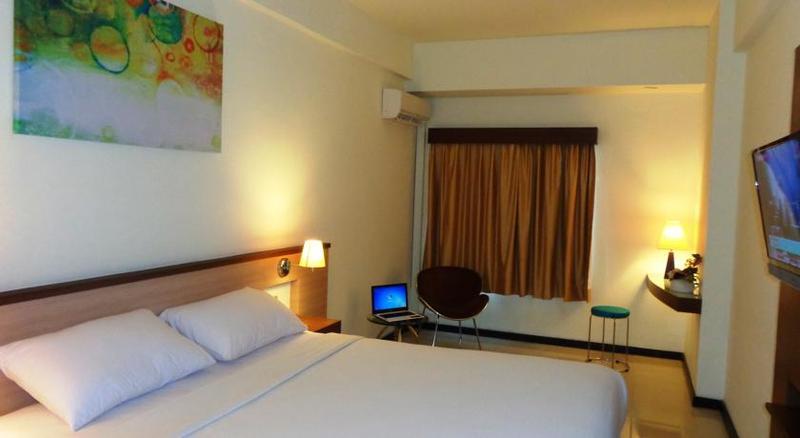 Everyday Smart Hotel - Malang Zewnętrze zdjęcie